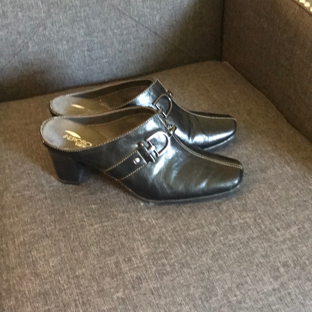 Shoes - Picture 2 of 4
